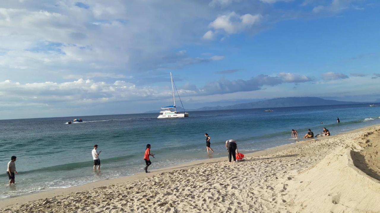 Sandstorm Lodge And Cafe Puerto Galera Kültér fotó