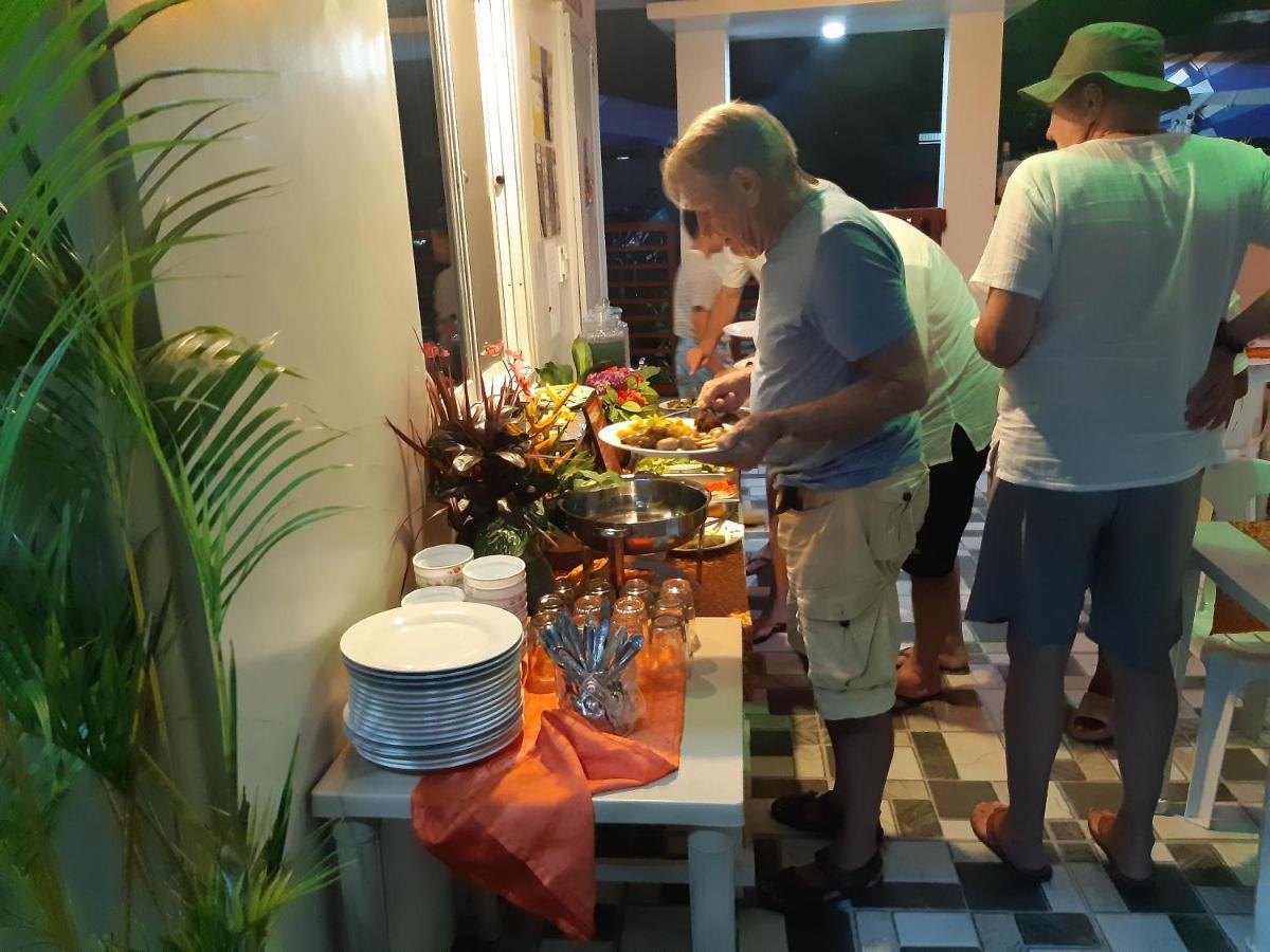 Sandstorm Lodge And Cafe Puerto Galera Kültér fotó
