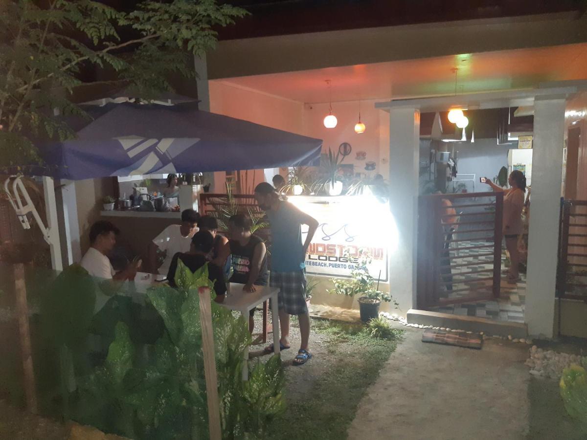 Sandstorm Lodge And Cafe Puerto Galera Kültér fotó
