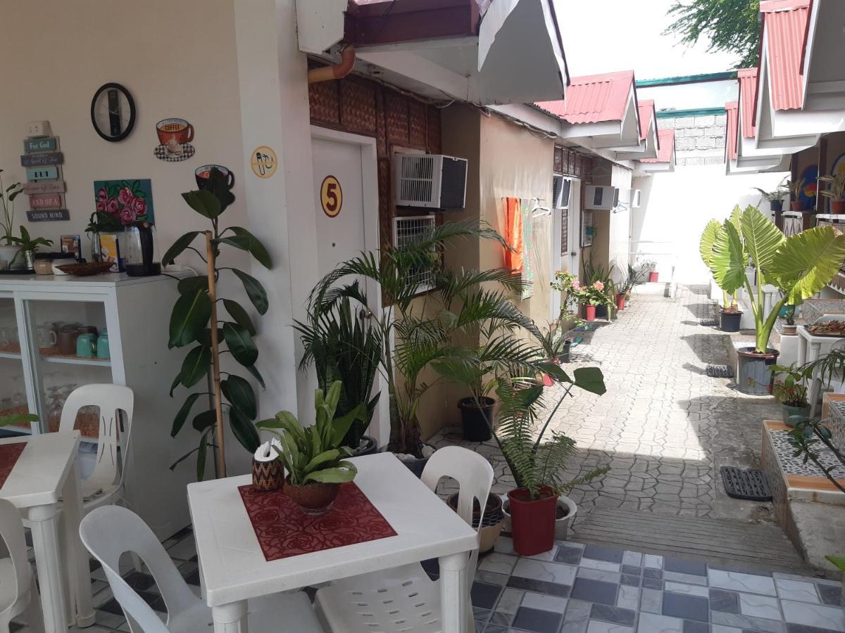 Sandstorm Lodge And Cafe Puerto Galera Kültér fotó