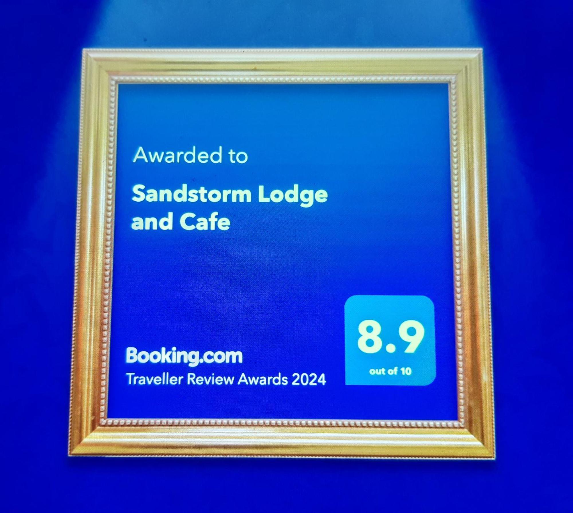 Sandstorm Lodge And Cafe Puerto Galera Kültér fotó