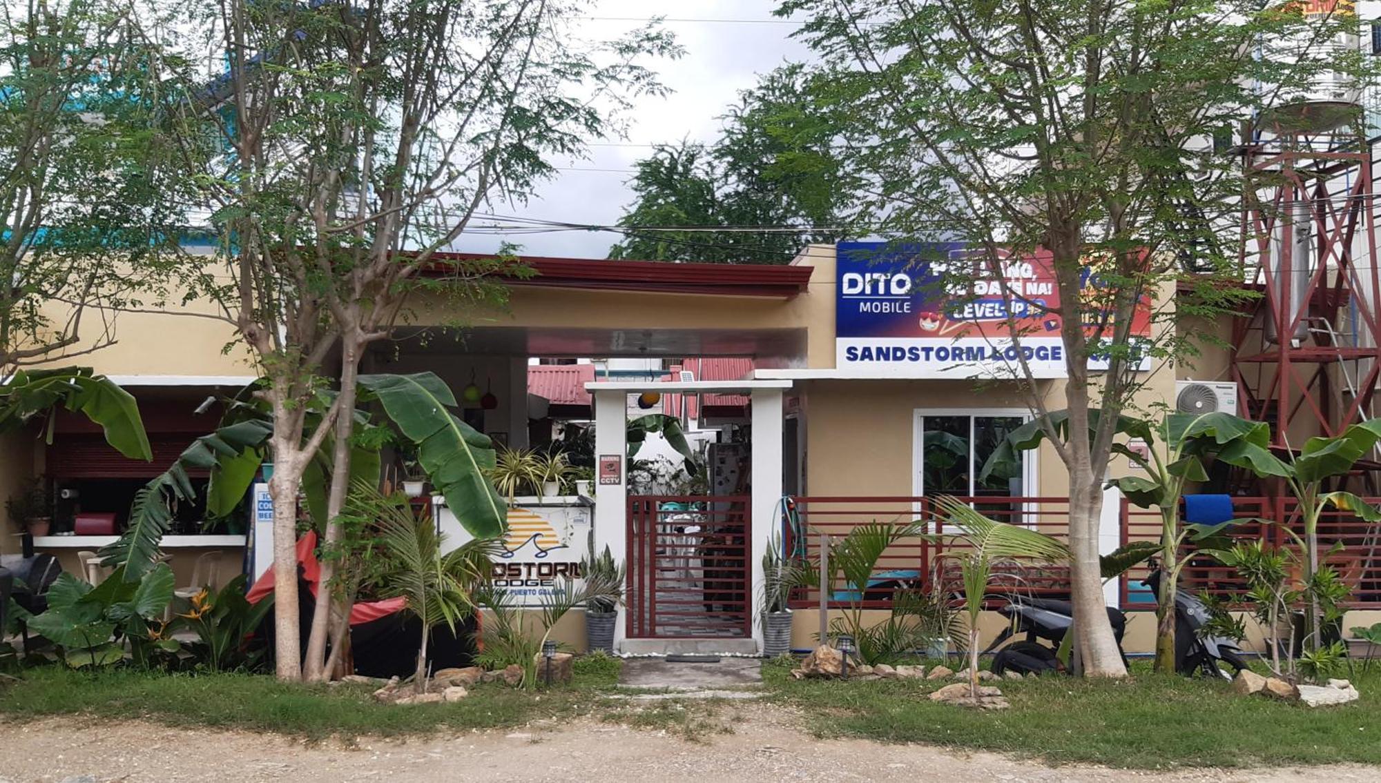 Sandstorm Lodge And Cafe Puerto Galera Kültér fotó